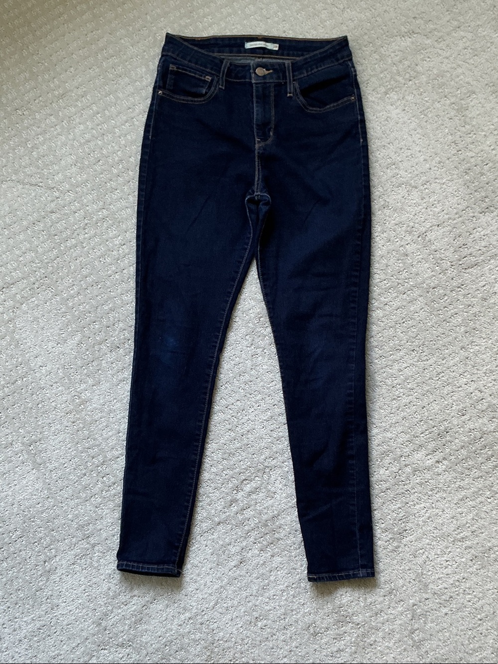 Woman’s Levi's 721 Dark Navy Skinny High-Rise Jeans size 28